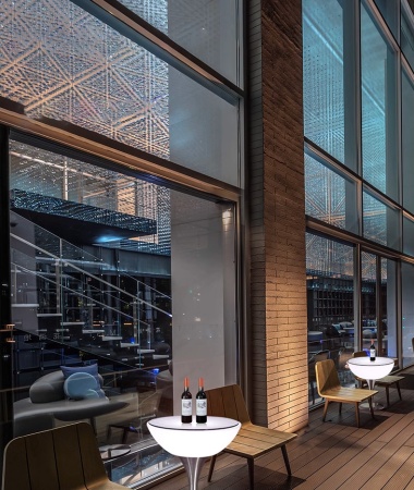 Комплект светящейся мебели Стол+2 стула V9 Комплект светящейся мебели Стол+2 стула V9